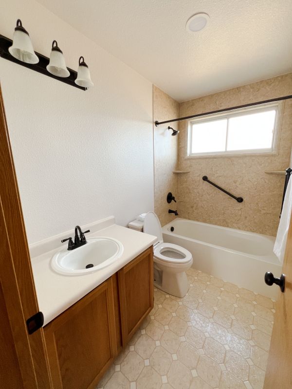 Bathroom Remodelings Image 7